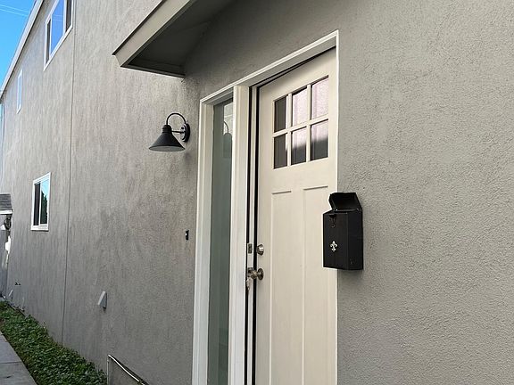 3rd image of 3665 Newton St