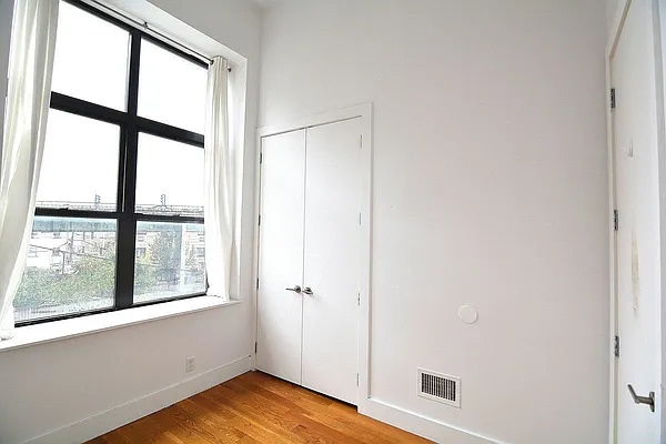 Rented by Hagstrom Management Inc | media 27