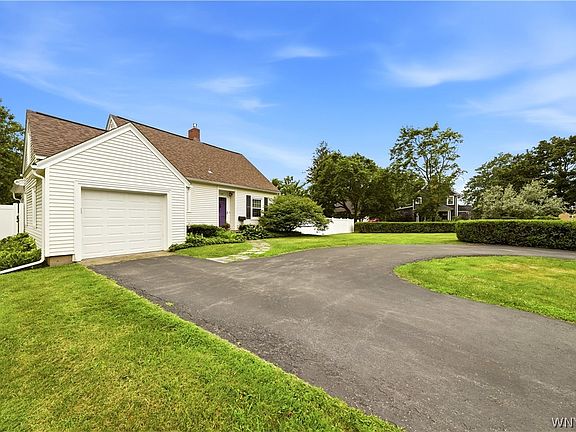 4th image of 124 Ambleside Dr