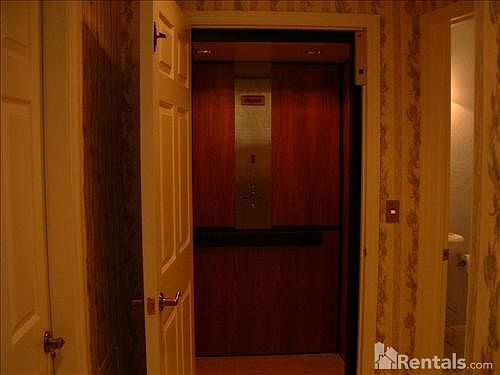 3rd image of 523 S Palm Ave APT 4