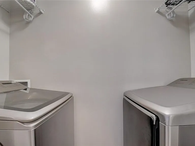 246 Avenue L — Photo 18
