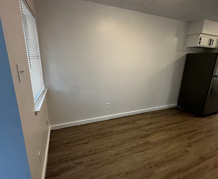2463 Fort Worth St — Photo 11
