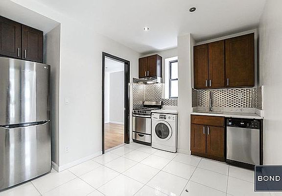 3rd image of 204 W 108th St APT 21