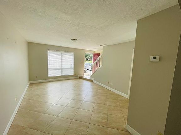 2nd image of 606 Casa Park East Ct