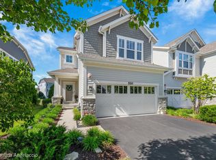 520 Pershing Ct, Inverness, IL 60010