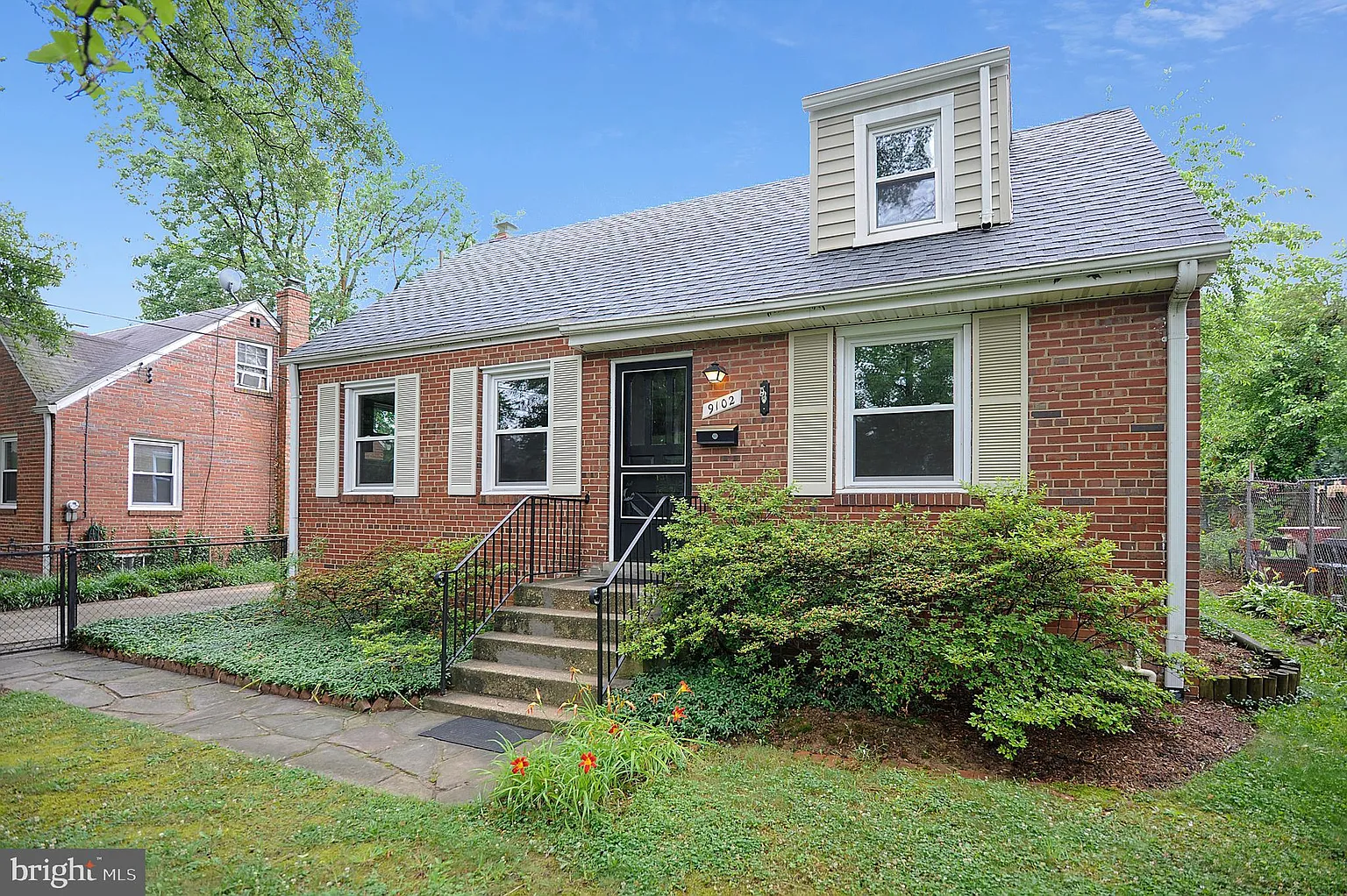 9102 48th Pl photo 1