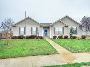 801 Bluegrass Ln, Champaign, IL 61822