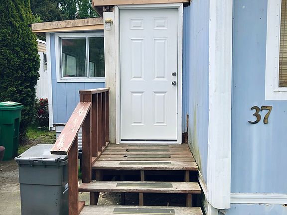 4th image of 24222 54th Ave W Unit 37