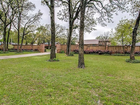 3rd image of 501 Franklin Dr