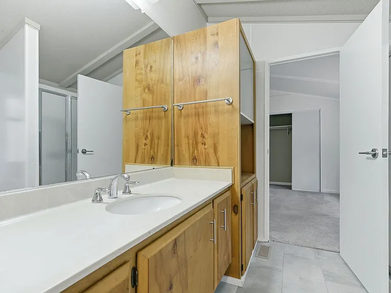 11944 Miller Rd NE — Photo 15