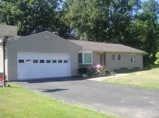 20 Garden Dr, New Windsor, NY 12553