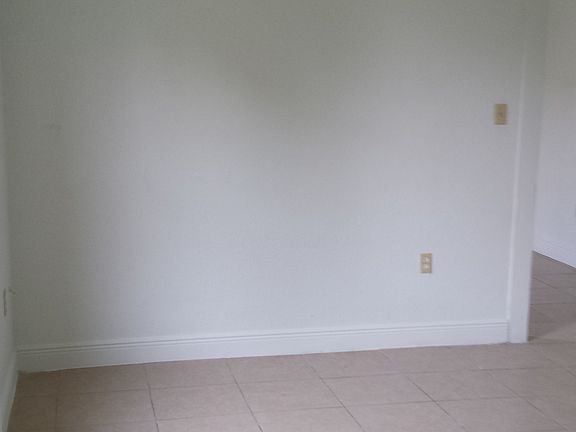 4th image of 2202 Touro St