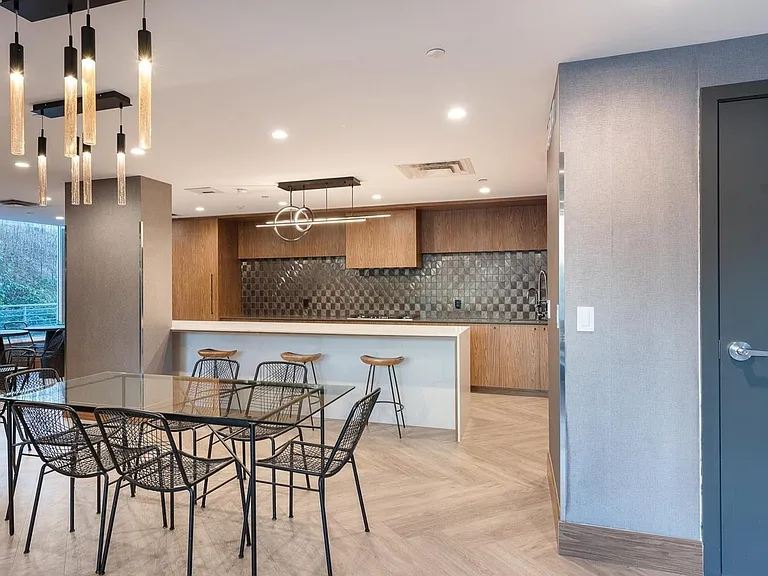 305 Morrissey Rd #1402 — Photo 33