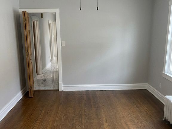 2nd image of 5343 W Byron St Unit 2