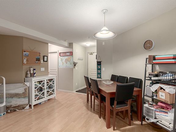 5th image of 211 12th St #209
