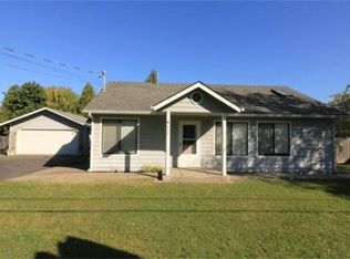 802 W Harbeck Rd, Grants Pass, OR 97527