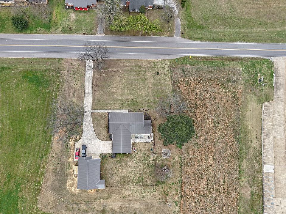 1st image of 809 4th Ave SW