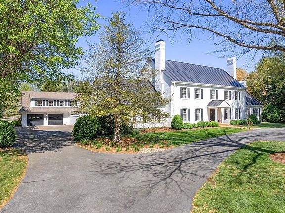 3rd image of 101 Cavalier Dr