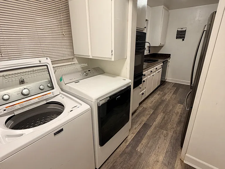 541 Kern St — Photo 3