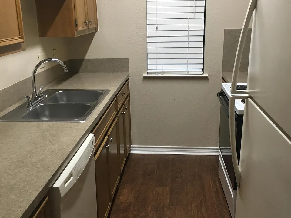 All appliances included.