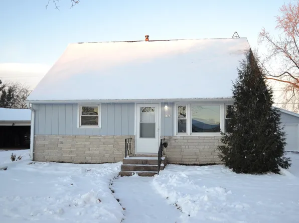 1322 W 5th Ave, Oshkosh, WI 54902