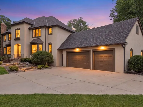 8803 Cove Pointe Rd, Eden Prairie, MN 55347