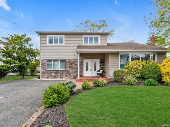 2542 Park Place, Bellmore, NY 11710