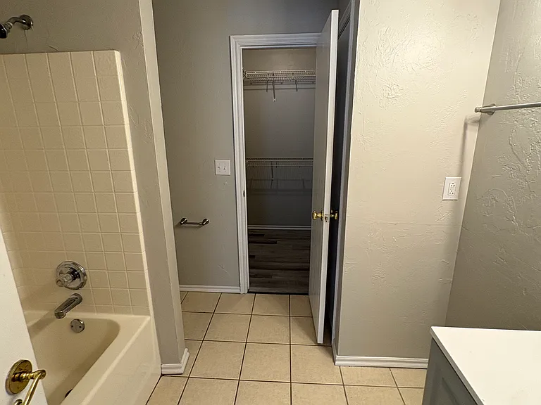 605 Welston Cir #2 — Photo 8