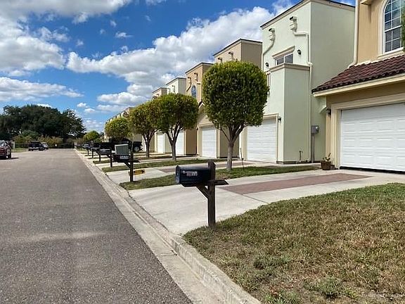 3rd image of 3820 W Daffodil Ave