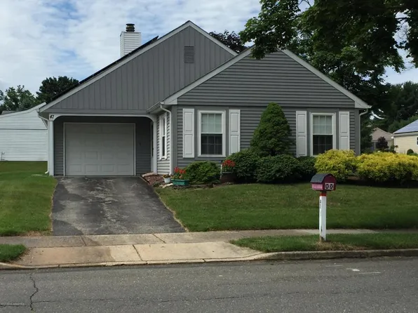 47 Buckingham Dr, Manchester, NJ 08759