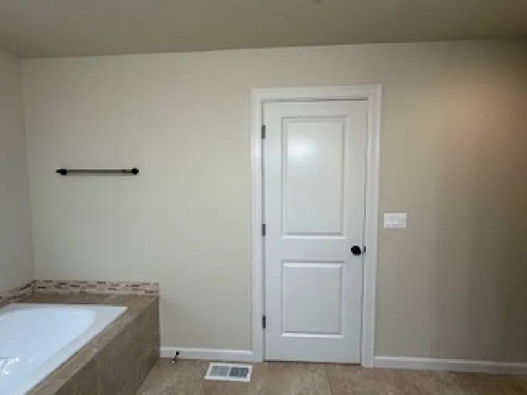 10136 SW Barber St — Photo 38