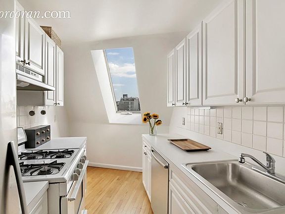 2nd image of 555 Washington Ave APT 4H