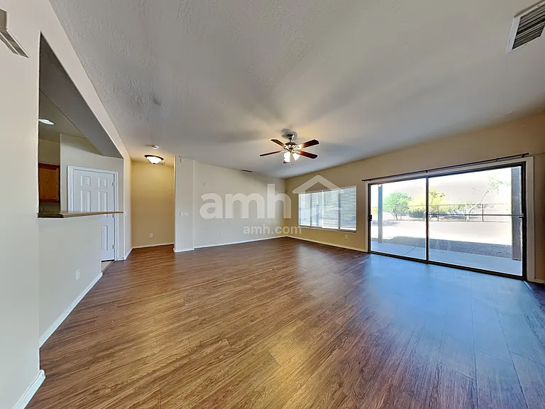 5526 W Pecan Rd — Photo 5