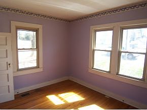 5th image of 211 E 4th North St