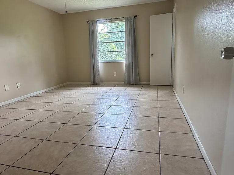 1561 S Boundary St #1 — Photo 7