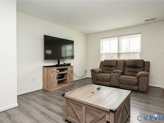 5th image of 7625 Lawnbrook Dr