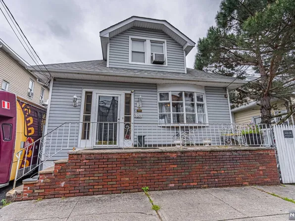 383-385 Dakota St, Paterson, NJ 07503