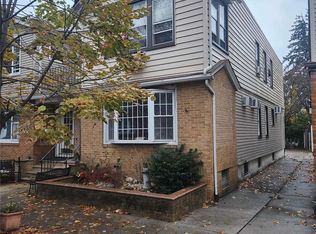 70-07 67th St, Flushing, NY 11385