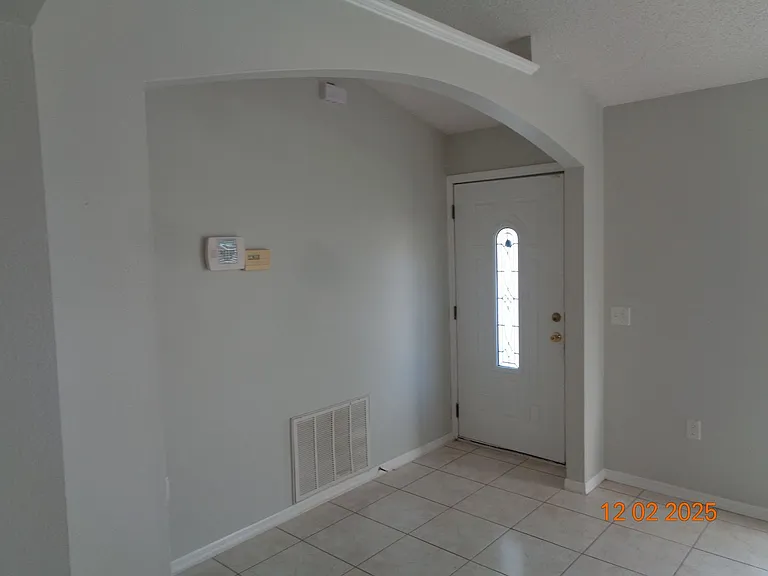 2610 Groveland Ave — Photo 3