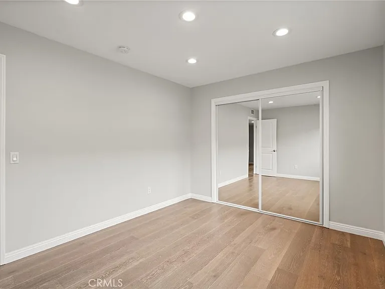 6215 Hesperia Ave — Photo 18