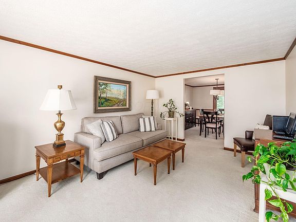 5th image of 4349 Beehive Ln