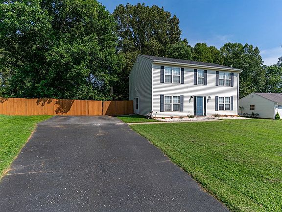 4th image of 205 Dove Ct