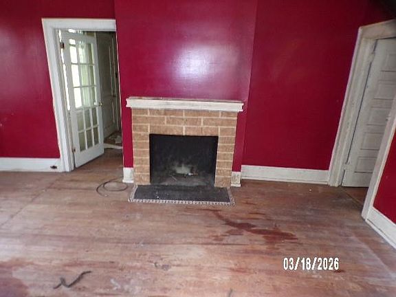 5th image of 319 4th St