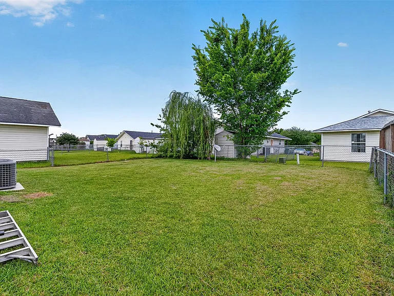 11411 Roandale Dr — Photo 33