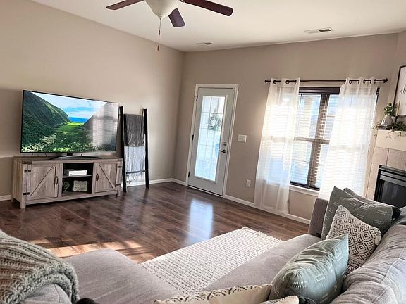 3rd image of 408 Cambria Dr