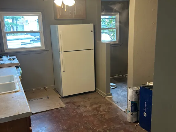 605 Hulton St Floor 2, Carnegie, PA 15106