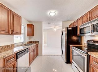 8204 NW 12th Pl, Plantation, FL 33322