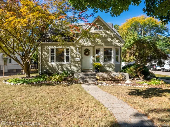 302 S Vermont Ave, Royal Oak, MI 48067