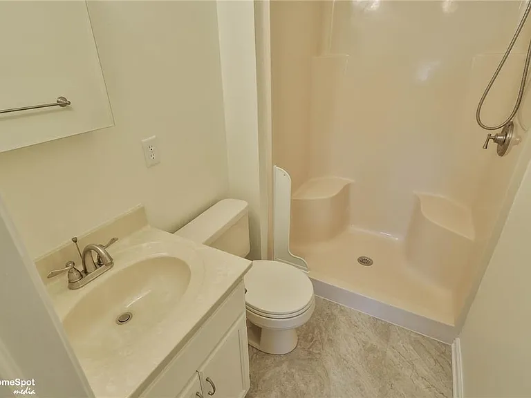 124 Stephanie Dr — Photo 21