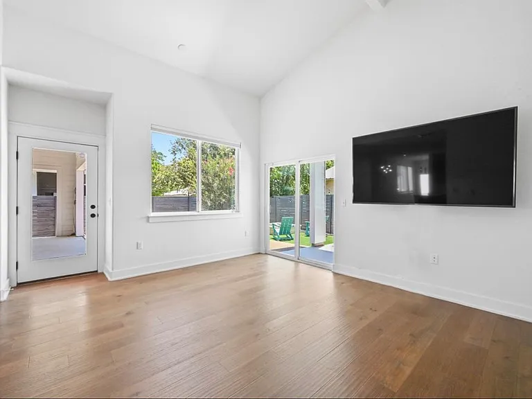 1409 Casey St #B — Photo 4